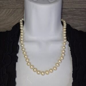 Vintage‎ Imitation Pearl Necklace White  19 Inches